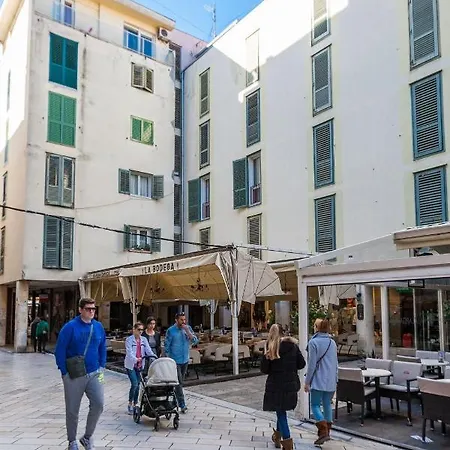 Bagi Apartment In Old Town Center *