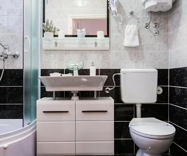 Apartment Bagi Apartment In Old Town Center