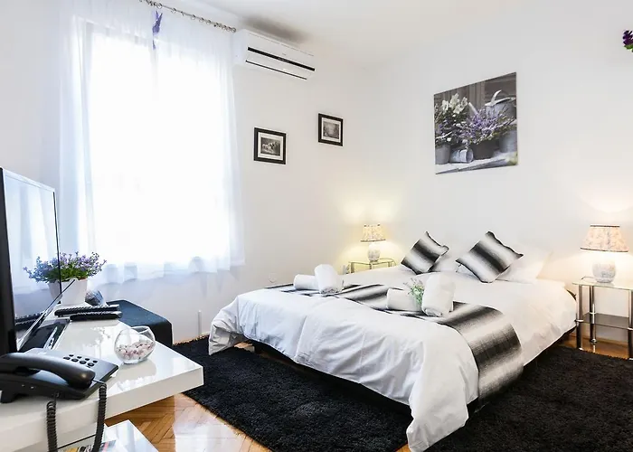 Bagi Apartment In Old Town Center
